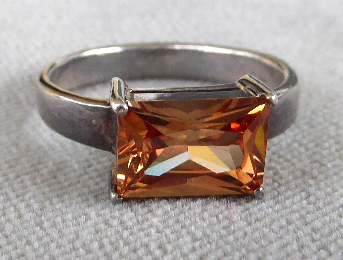 Anelli: Ring 925 Silber mit synthetischem Stein – Usato da Muri AG venduto da Lineli2020 1