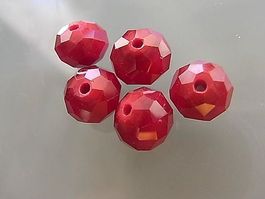 2 Perlen Glas facettiert dark rot 10mm