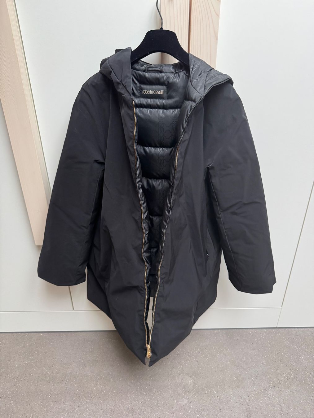 Roberto Cavalli Vestes: Schöne Roberto Cavalli Daunenjacke! – D'occasion à Meilen par Titiano