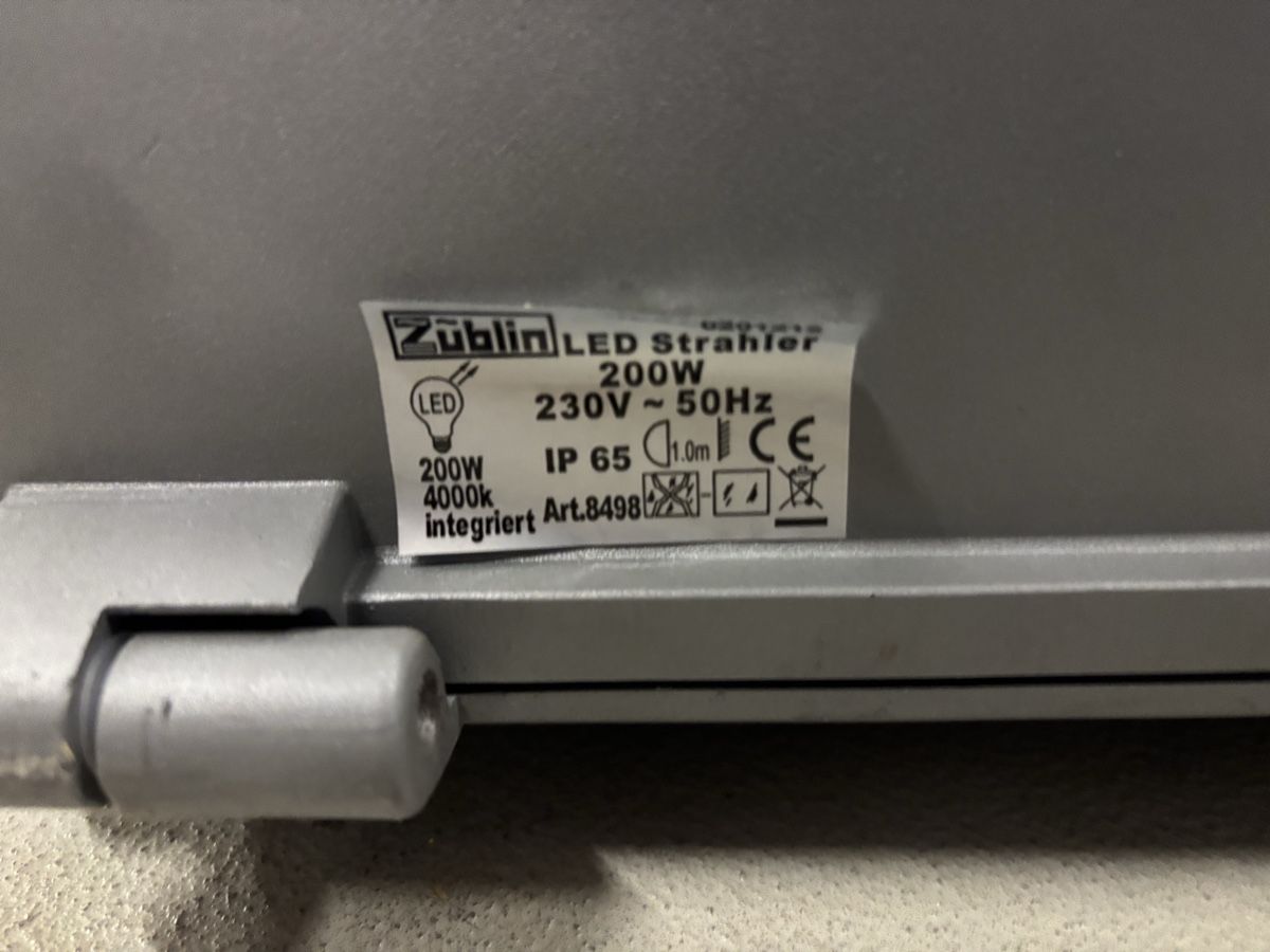 Lampade: Projecteur Zublin  LED 200 watt – Usato da Coppet venduto da rol_lx8g 2