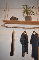 Holz Wandgarderobe mit Ablage und Kleiderhaken – Braun