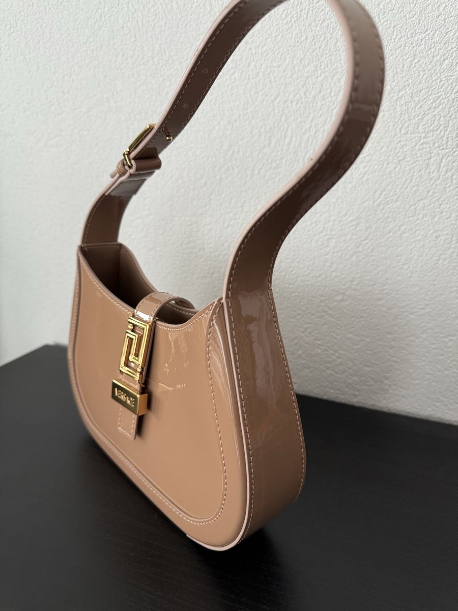 Versace Taschen für Damen: Versace pochette in nude patent leather – Neu und originalverpackt aus Dübendorf von fra_h2bp 1