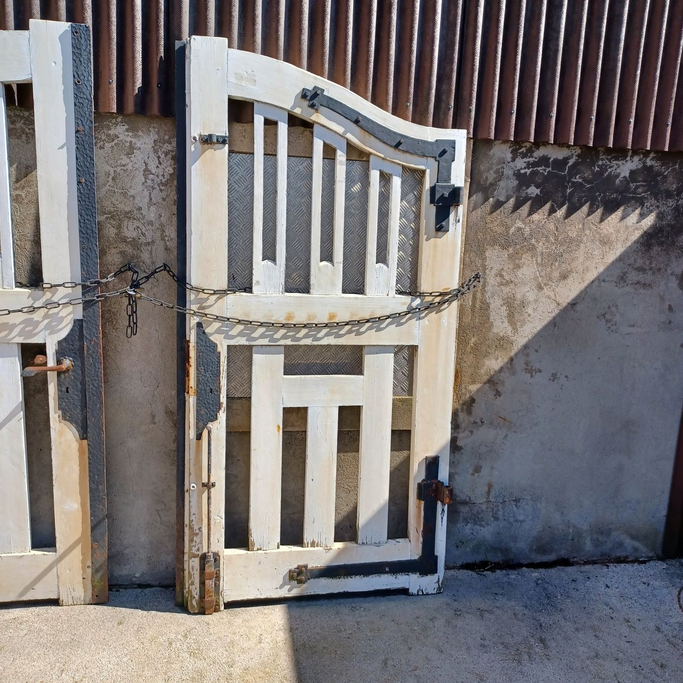 Porte: Scheunentore-/Gartentore Vintage aus Holz – Usato da Niederhelfenschwil venduto da Chleeblatt1938 1