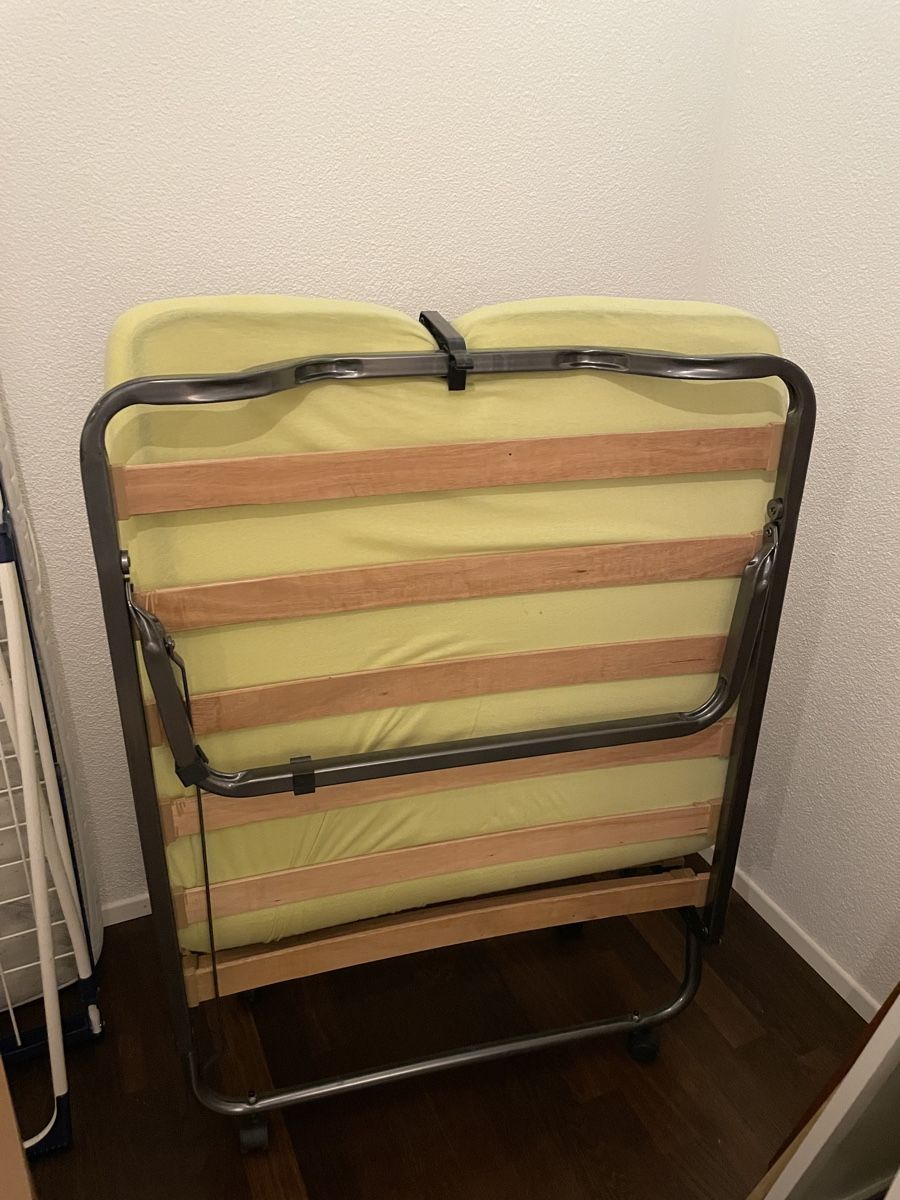 Lits: Klappbett Gästebett – D'occasion à Brüttisellen par kormanb