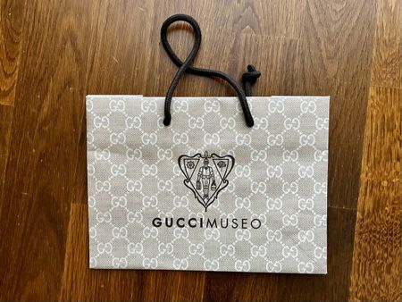 Gucci Papiertasche