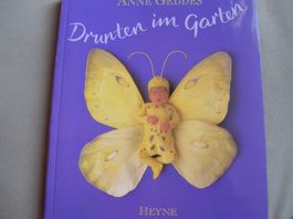 Anne Geddes / Baby Fotos / Drunten im Garten