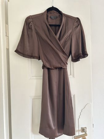 BCBGMAXAZRIA Wickelkleid Seide braun Grösse M guter Zustand