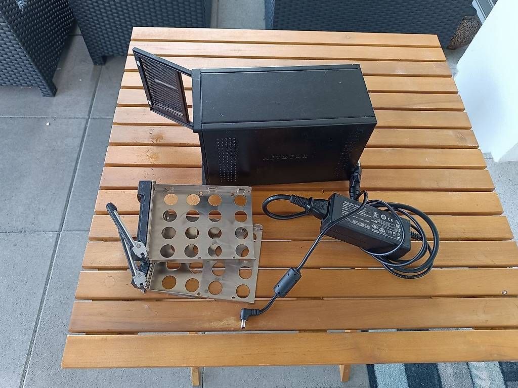 Netgear Server: Netgear ReadyNAS Duo NAS – Usato da Bettwiesen venduto da Wanda003 3