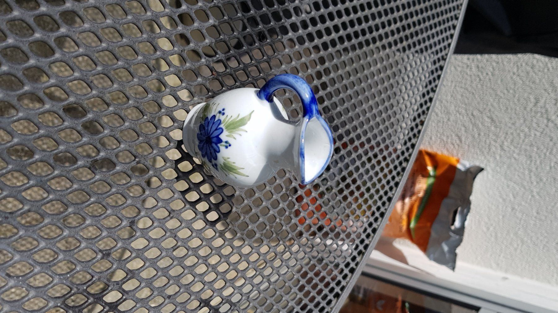Vasen & Gefässe: Vase Mini Keramik Henkel Väschen Blumig zu Sammeln oder Deko – Neu (gemäss Beschreibung) aus Unterägeri von ani_pn8n 3