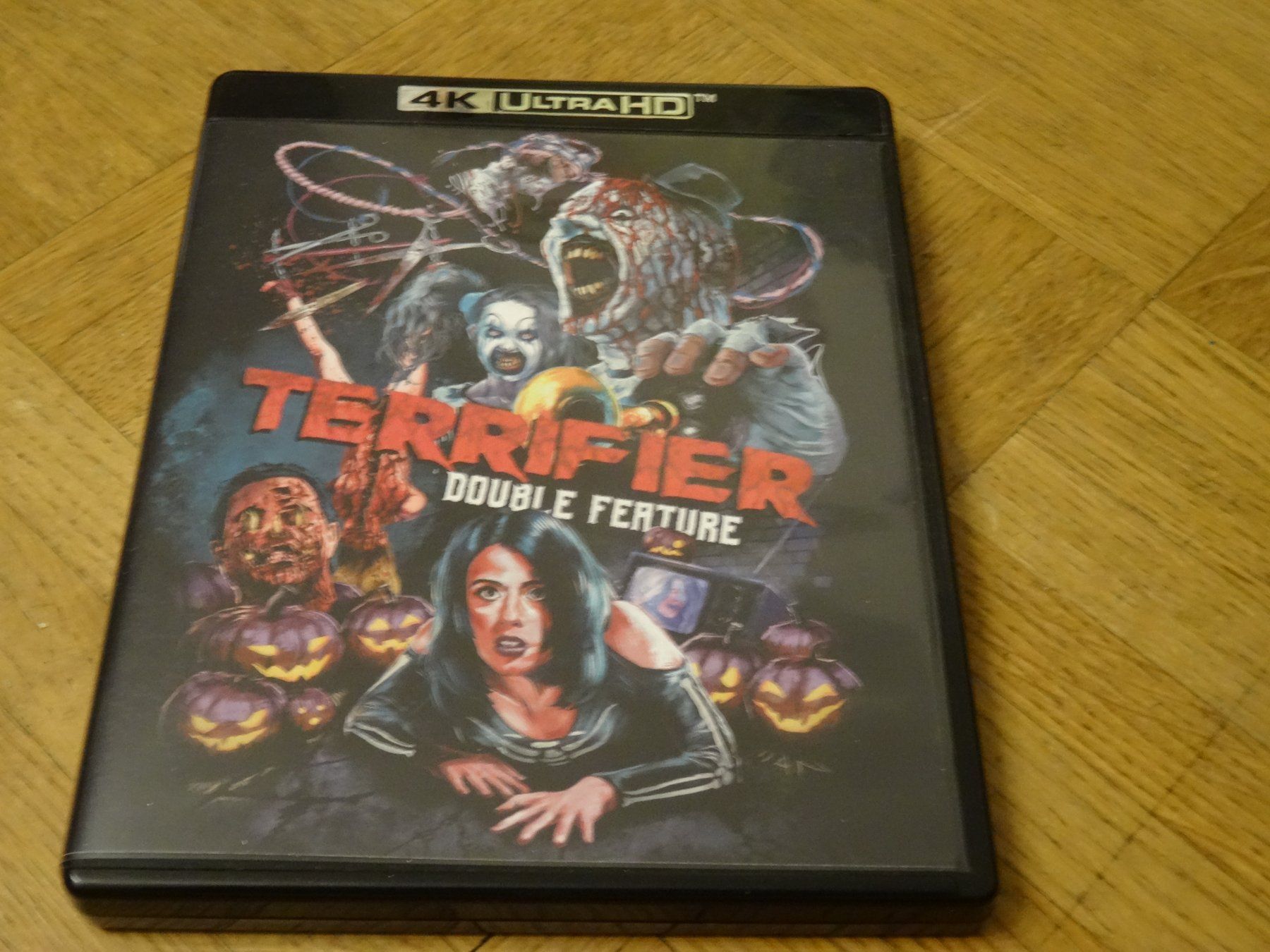 Alle DVDs: Terrifier Double Feature 4K ULTRA UHD Blu-ray – Gebraucht aus Olten von Disc-Verkauf