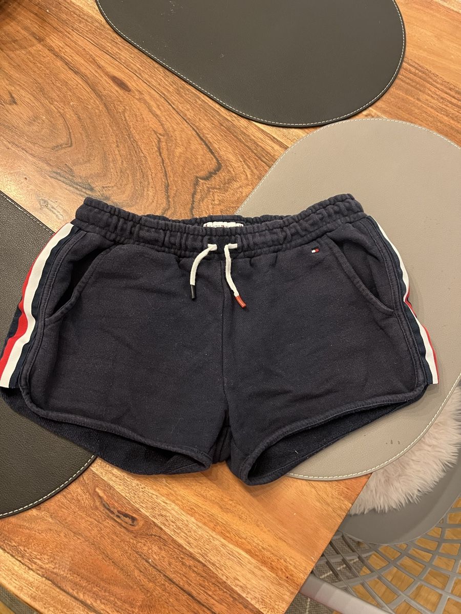 Tommy Hilfiger Pantaloni: TOMMY HILFIGER SPORTHOSE GR 152 – Usato da Basel venduto da theo-g77