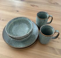 Ceramic tableware set 2 cups 2 bowls 2 plates green