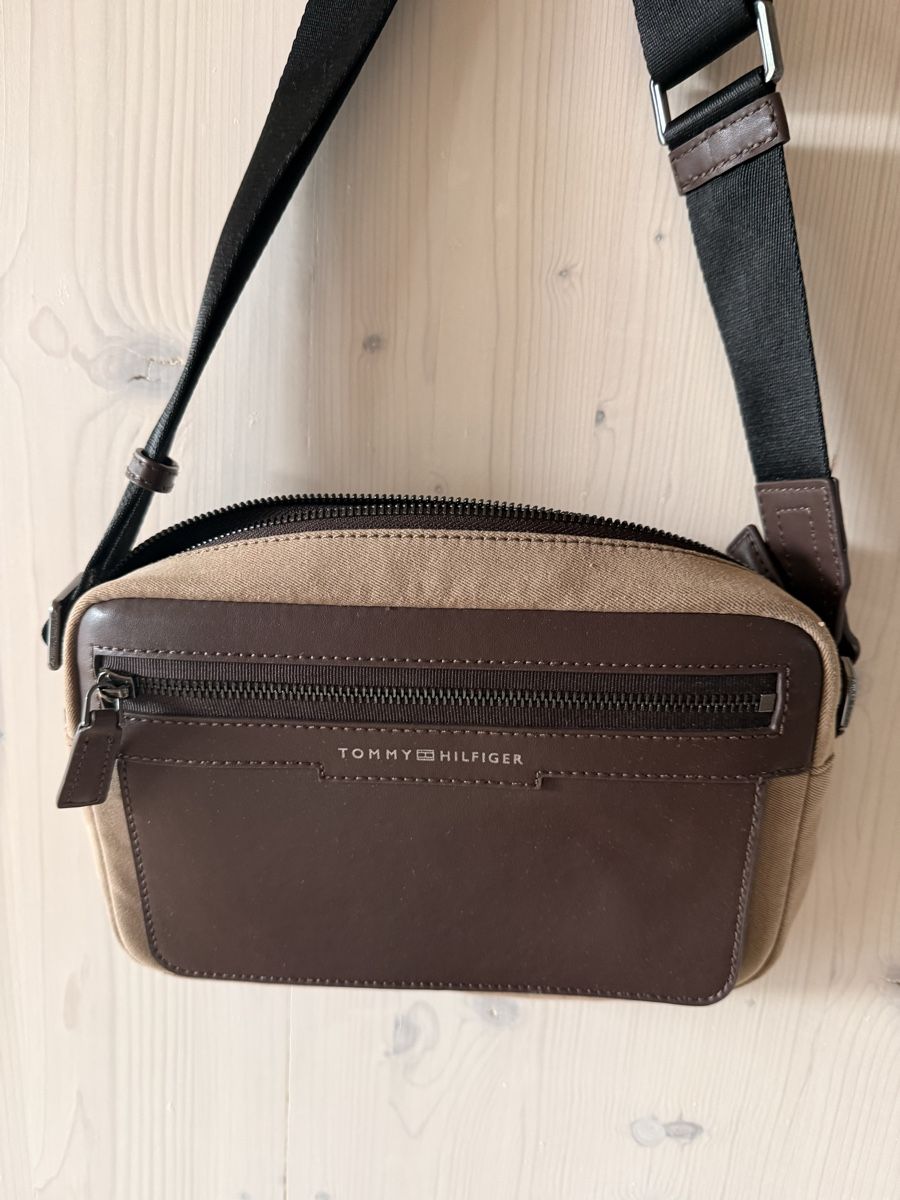 Tommy Hilfiger Borse: Hilfiger Schultertasche – Nuovo (secondo la descrizione) da Knonau venduto da Danyboy30
