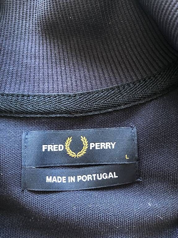 Giacche: Fred Perry Trainerjacke dunkelblau mit weiss Gr.L – Usato da Kreuzlingen venduto da gra_7qcc 2