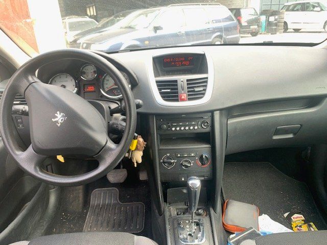 Peugeot Autos: Peugeot 207 – D'occasion à Dongio par mat_pjf6 5