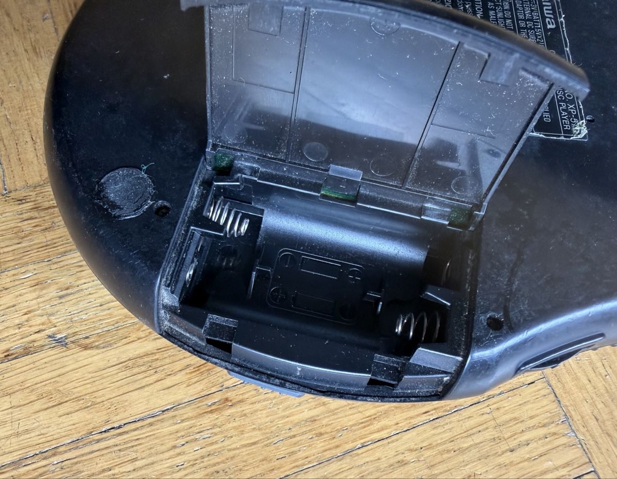Lettore multimediale portatile: Lettore CD portatile Aiwa XP-570 usato – Usato da S. Pietro venduto da pap_nd2w 3