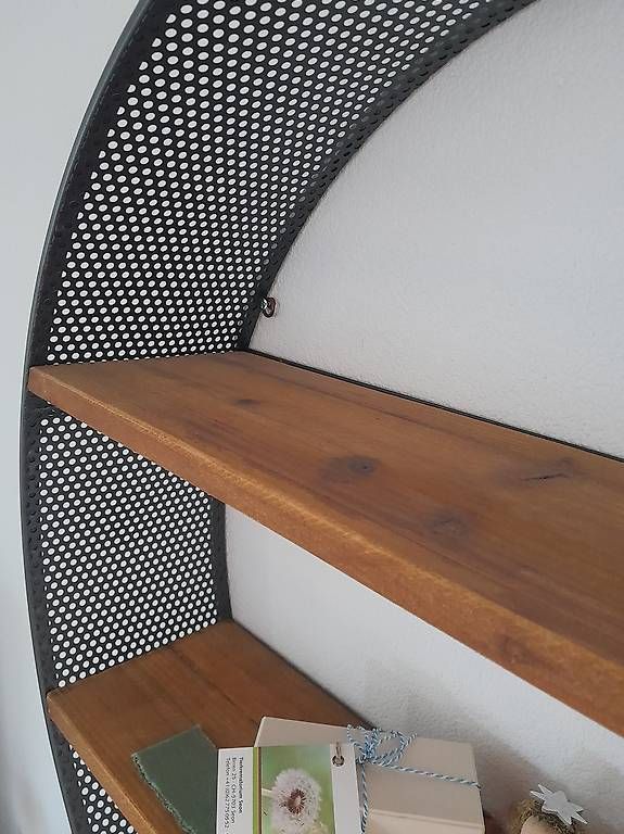 Scaffali: Rundes Wandregal – Usato da Rohrbach venduto da Servicepass 2