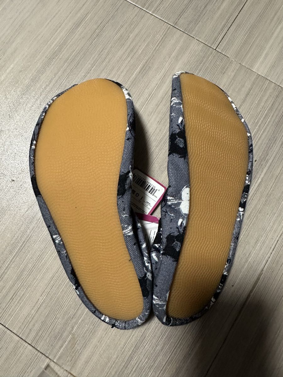 Scarpe per ragazzi: Turntäppeli NEU Grösse 32 – Nuovo (secondo la descrizione) da Busswil venduto da billib 1