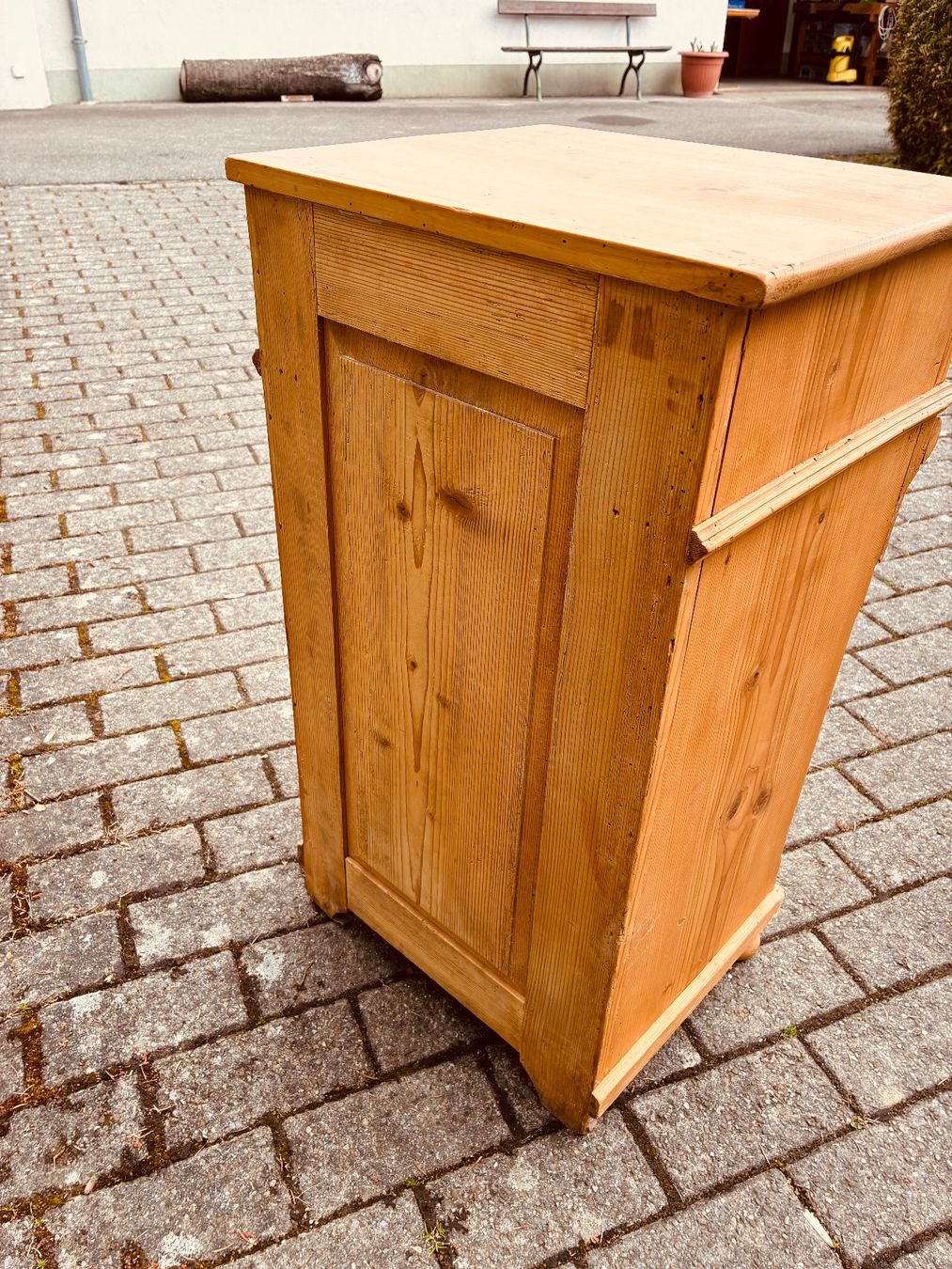 Comodini: Altes originales Nachttischlein – Usato da Lyss venduto da Marylinn58 3
