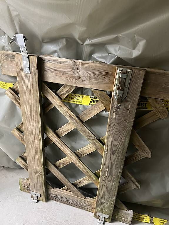 Articoli in legno: Gartentor aus Holz – Usato da Oberwil BL venduto da Crossfire81