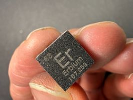 Erbium, Elementwürfel, Dichtewürfel mit Gravur 1x1x1cm