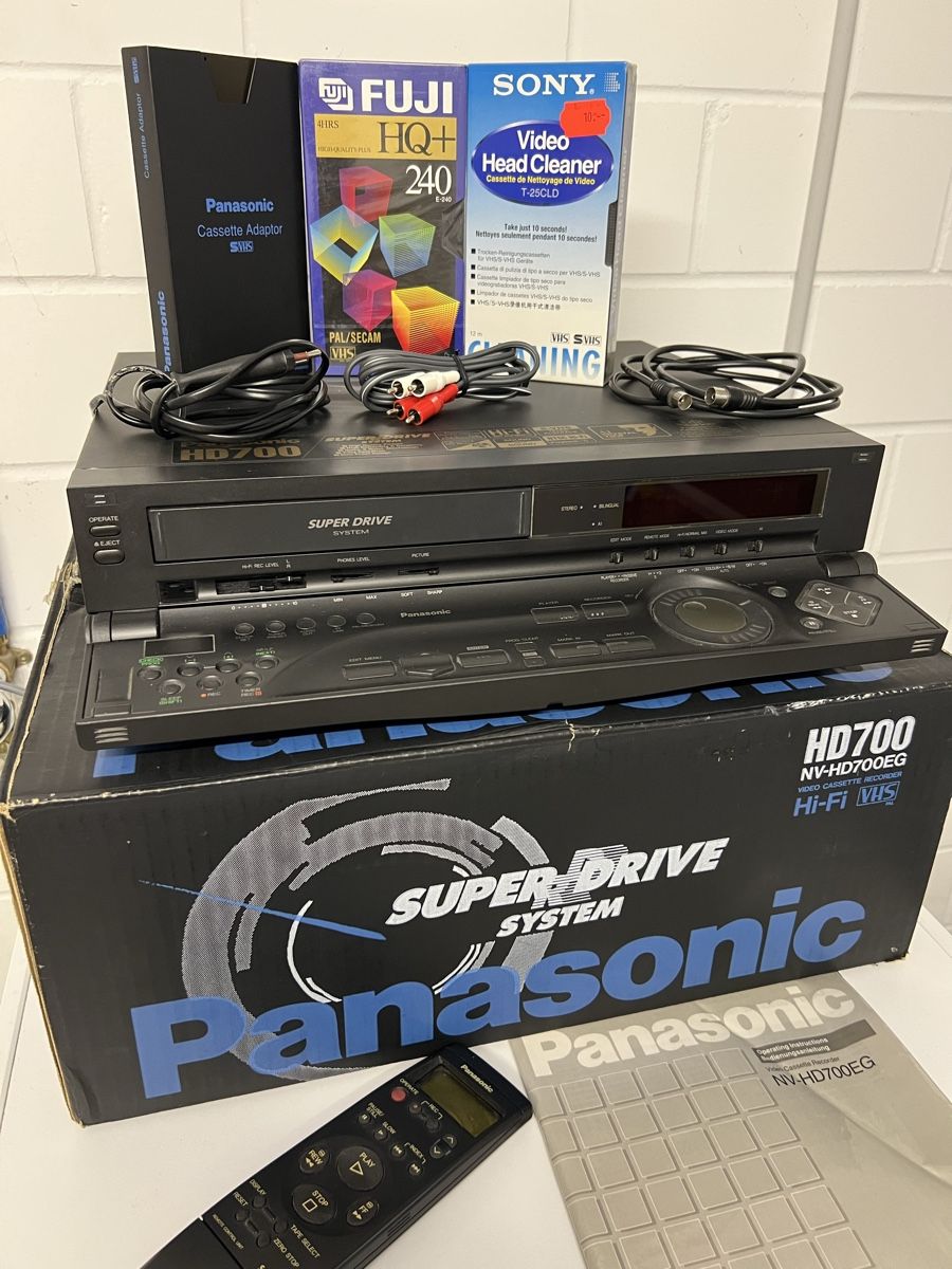 Panasonic Registratori: VHS-Videorecorder NV-HS700 von PANASONIC – Usato da Schongau venduto da Retro_Shop 1