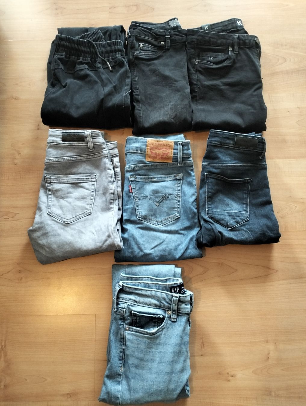 Pantaloni: Jeanspaket gr.s /36 – Nuovo (secondo la descrizione) da Wilen (Sarnen) venduto da anbuu