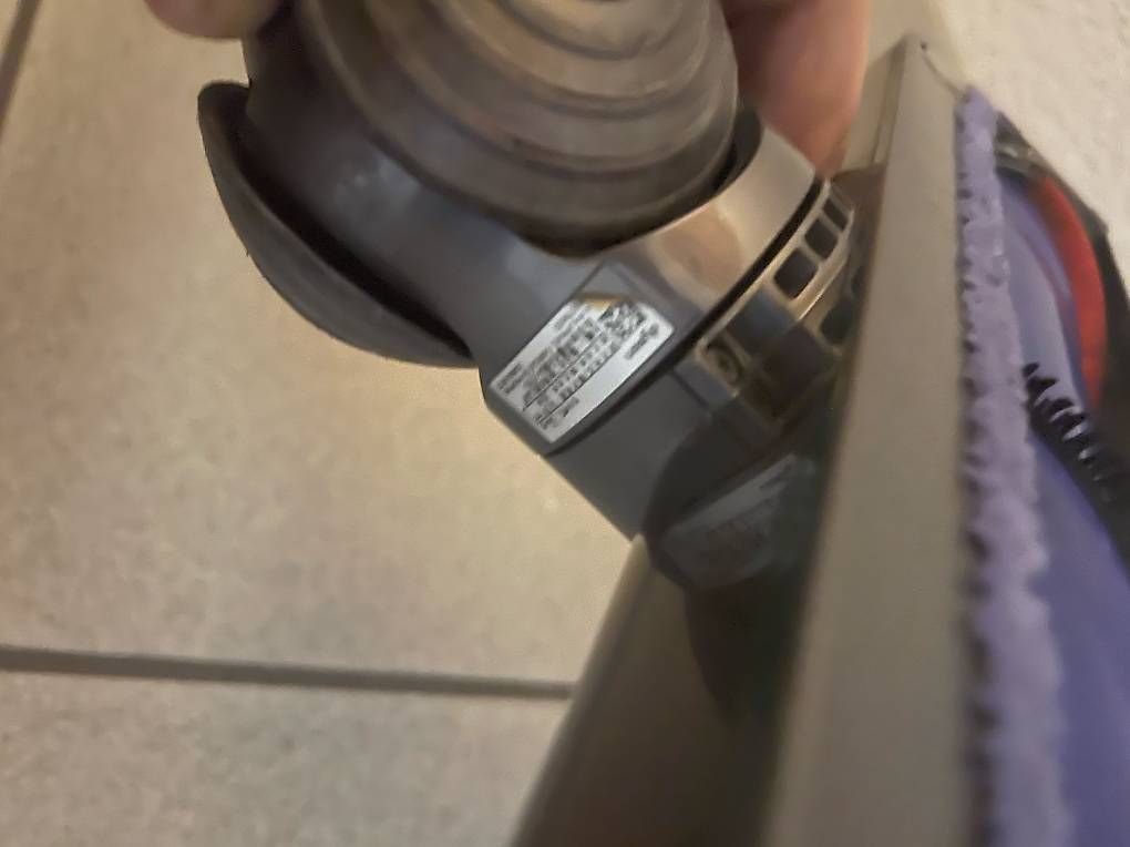 Staubsauger & Zubehör: Vendo Dyson v8 – Gebraucht aus Cadenazzo von ero_n8hr 2