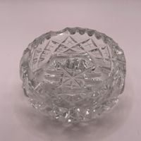 Glas-Aschenbecher mit Sternmuster – rund, Ø 8 cm