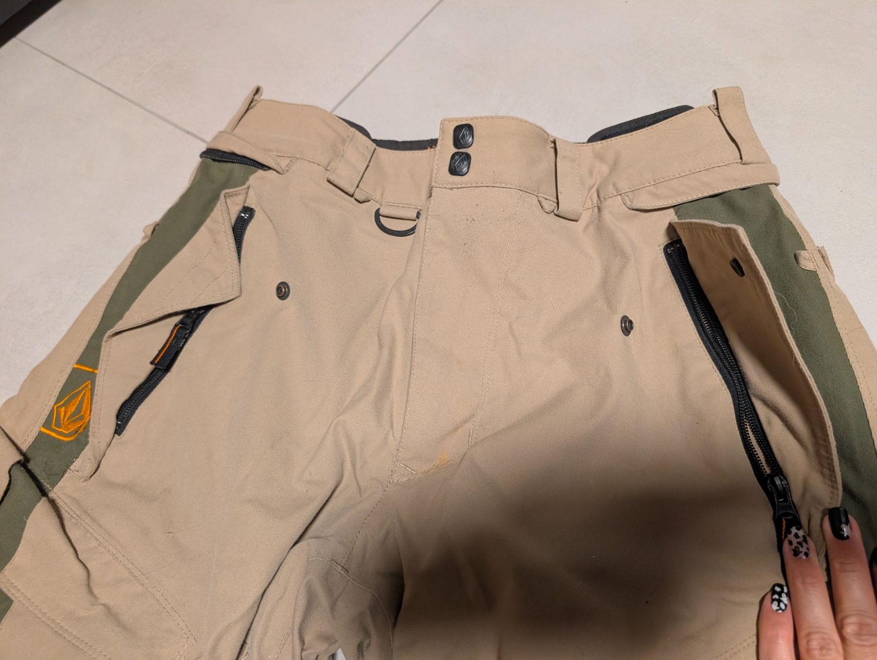 Pantaloni: Pantalon snowboard VOLCOM beige - taille S – Usato da Verbier venduto da gab_2klq 2