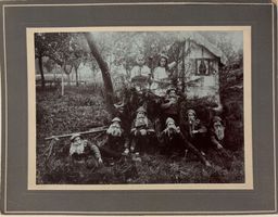 Antik Foto, Schneewittchen & 7 Zwerge, Privatfoto um 1920