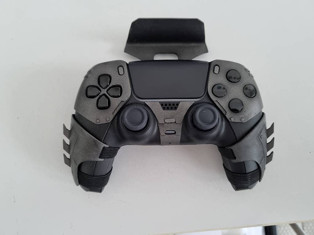 Sony Controller: PS5 Controller Dark Knight ***LIMITIERT 40 Stück weltweit*** – Nuovo (secondo la descrizione) da Kirchdorf AG venduto da raffi_sidi 2