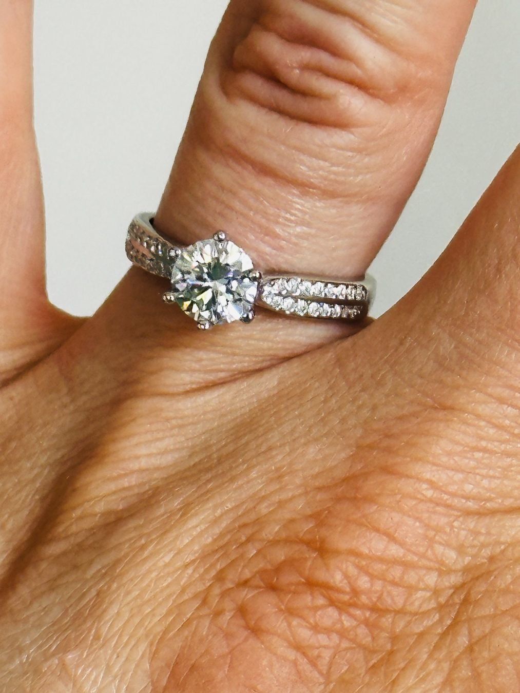 Anelli: 1ct 6,5 mm Moissanite rings with certificate – Nuovo e nell'imballaggio originale da Genève venduto da AWWA 6
