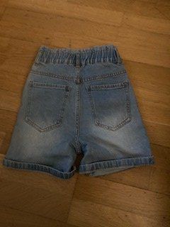 Hosen: Short en jeans t.128 – Gebraucht aus Boudry von Lamue01 1