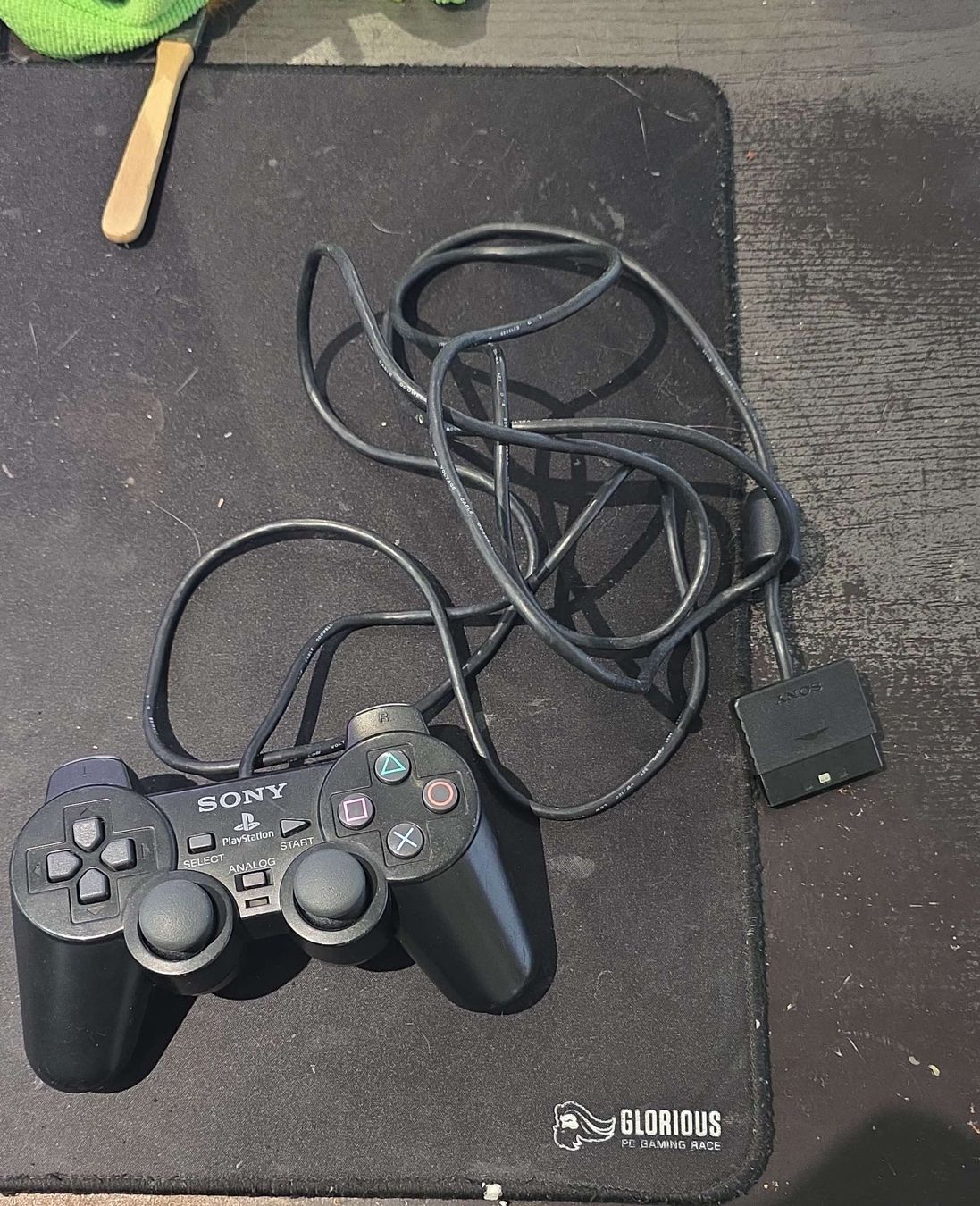 Sony Controller: Sony PlayStation 2 Controller Schwarz Zustand gut – Usato da bennwil venduto da methorn01