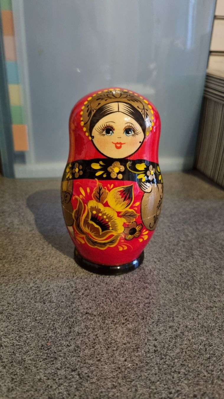Figurines: poupée russe de 5 pièces – D'occasion à La Chaux-de-Fonds par mikilo1