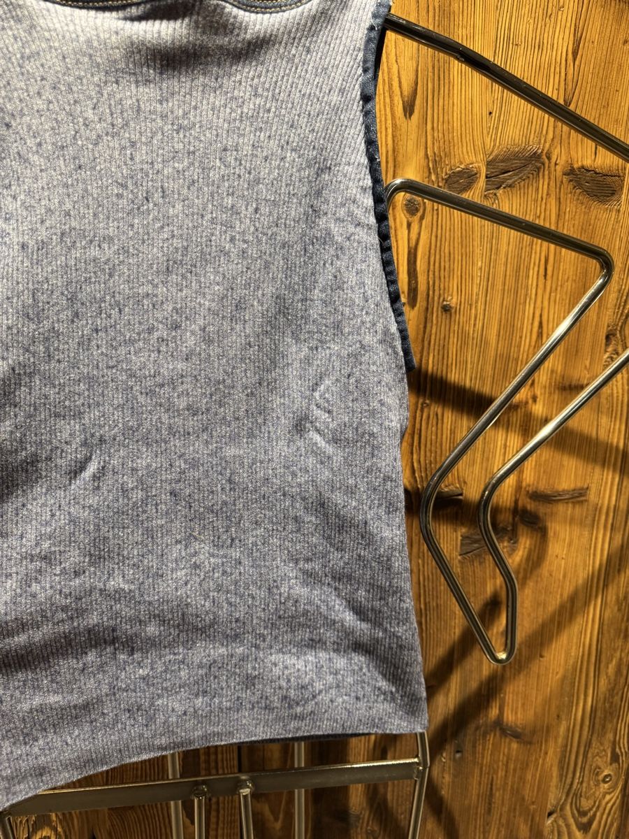 Chanel Top: Top Chanel vintage Y2k Denim – Usato da Haute-Nendaz venduto da BeWonderific 5