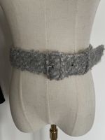 Breiter Bouclé-Taillengürtel Grau/Weiss – Statement Gürtel
