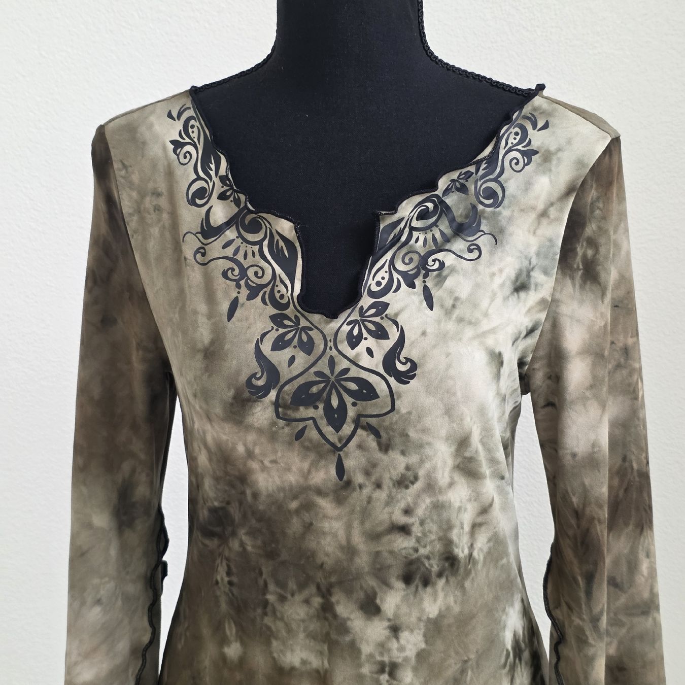 Kleider: Kleid mit Druckmuster und Spitze Grösse M  – Neu (gemäss Beschreibung) aus Rheinsulz von Gilea 1