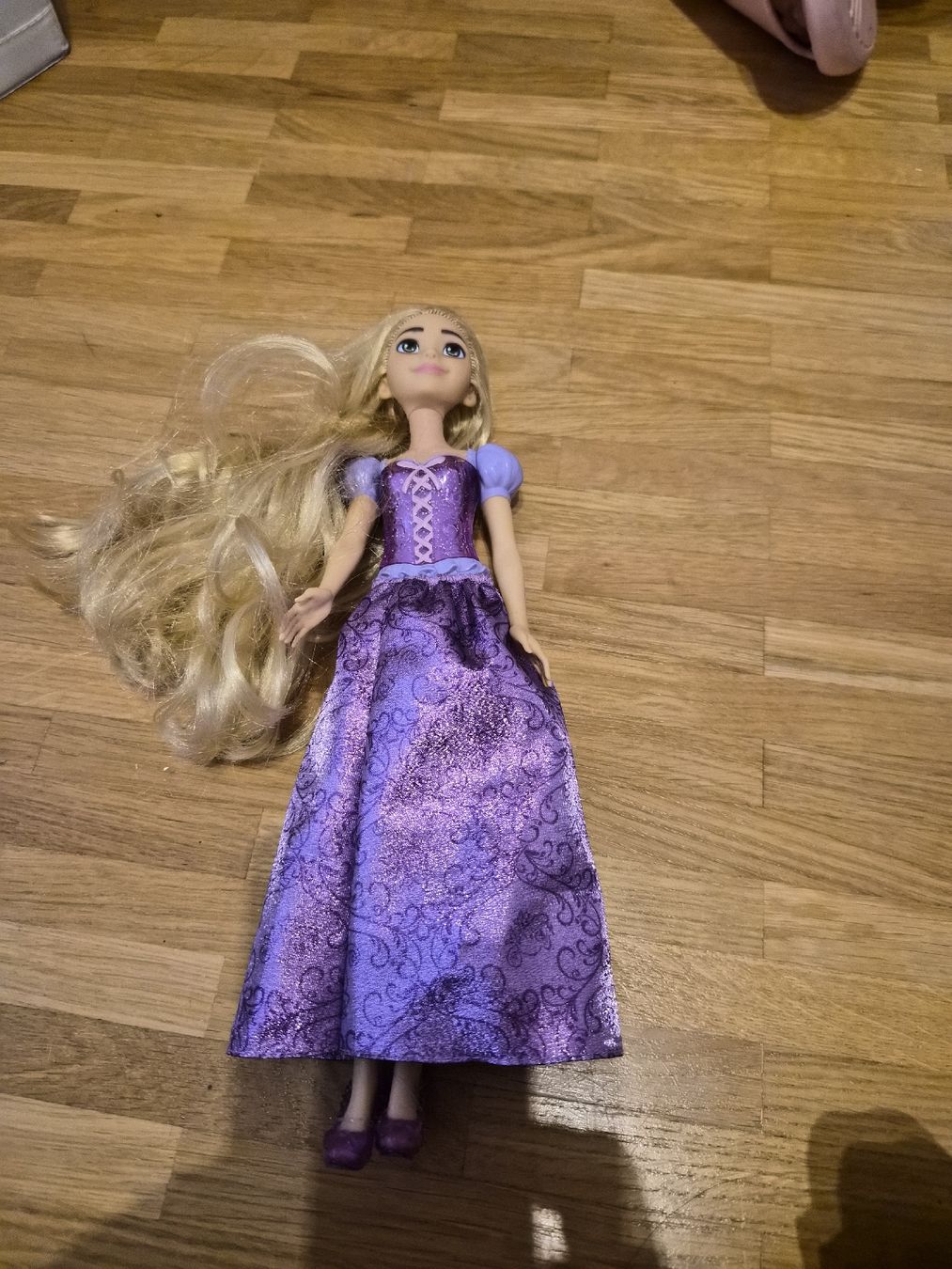 Disney Poupées: Raperonzolo con vestito e scarpe  – D'occasion à Reinach BL par Glitterlol