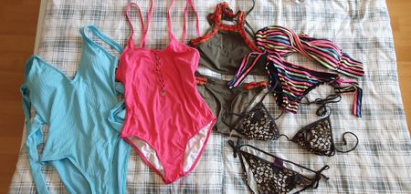 2× Badekleider und 3× Bikini Set - Gr. XS/XXS