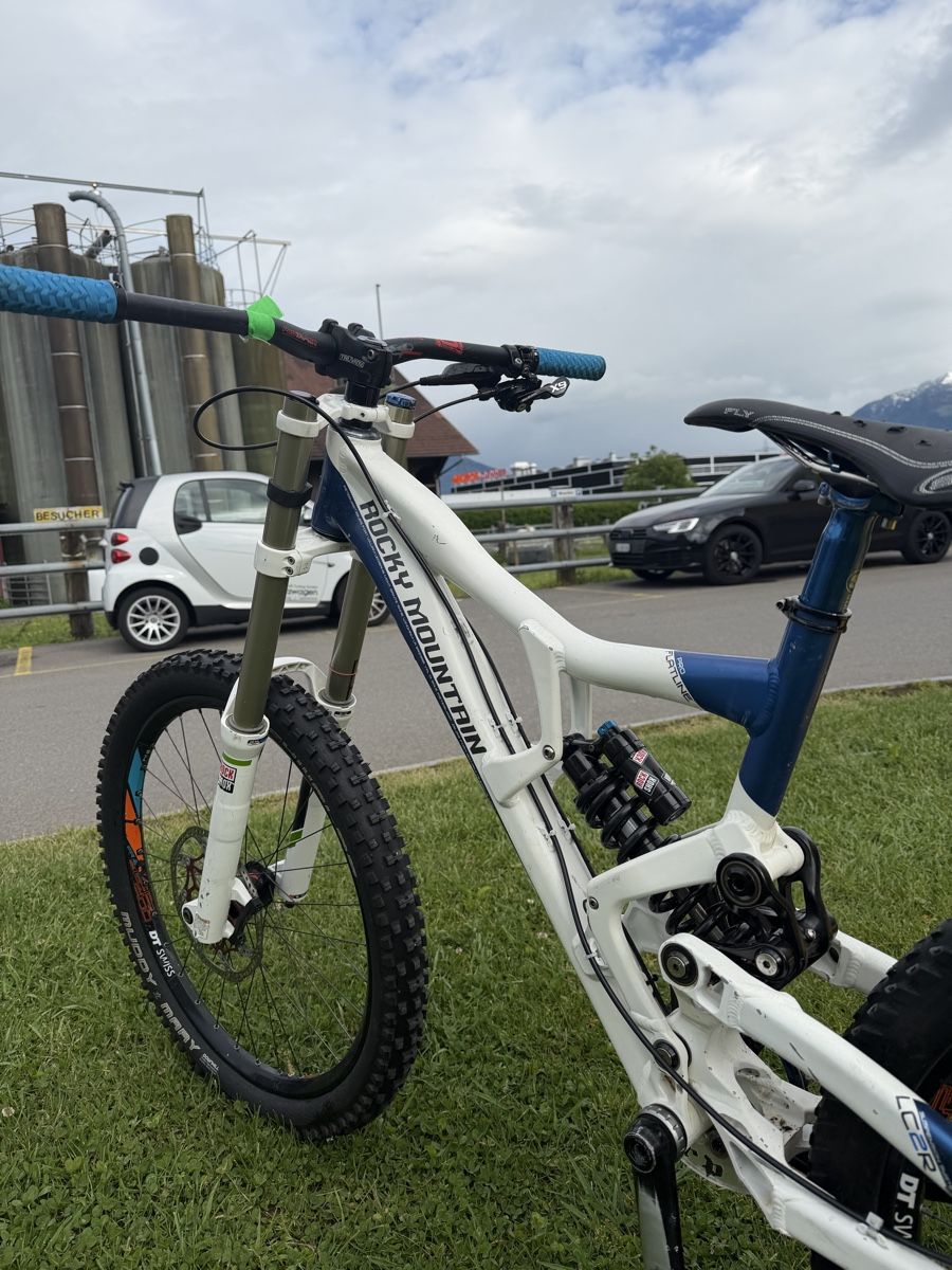Rocky Mountain Bicycles Velos: Rocky Mountain Downhill Bike – Boxxer – DH / Freeride MTB 🔥 – Gebraucht aus Uznach von rac_n5fx 4
