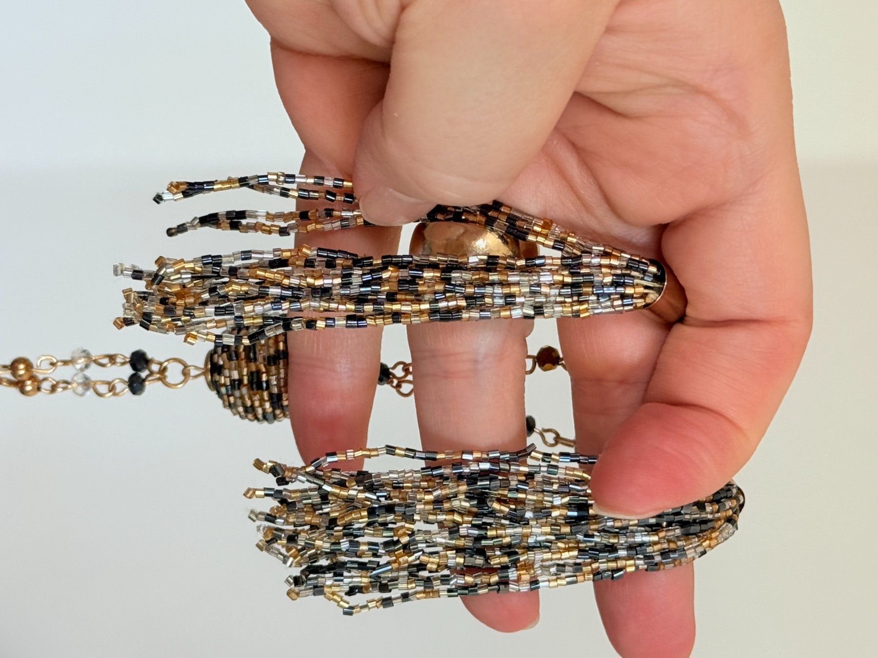 Catenine: Lovisa Collier fantaisie perles et pompon neuf – Nuovo e nell'imballaggio originale da Genève venduto da AGBERG 4