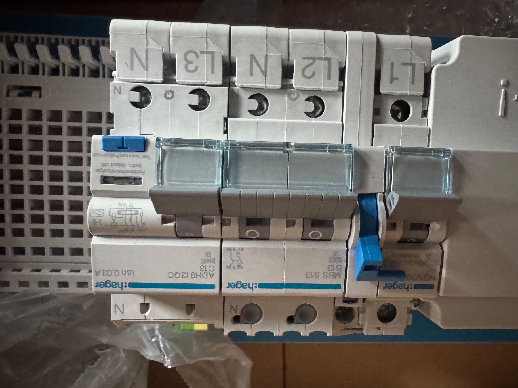 Hager Alimentazione elettrica: Stecksystem FI-LS Uniway Hager – Nuovo (secondo la descrizione) da Eiken venduto da Skylight