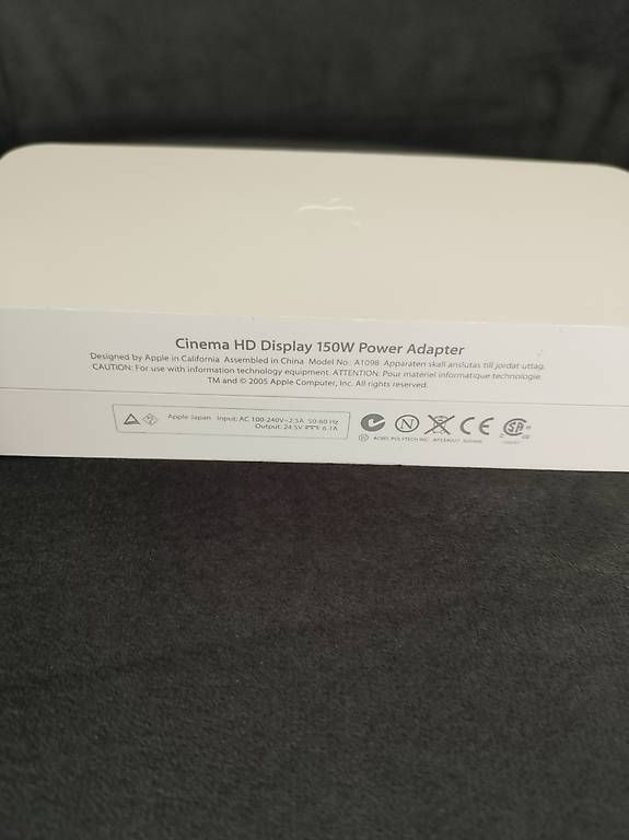 Apple Ecrans: Apple A1096 Cinema Display Netzteil – D'occasion à Dulliken par jev_v2cz 2