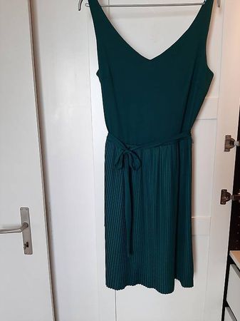 anna & ella; Plissé Kleid,  Grösse 38 / Farbe grün