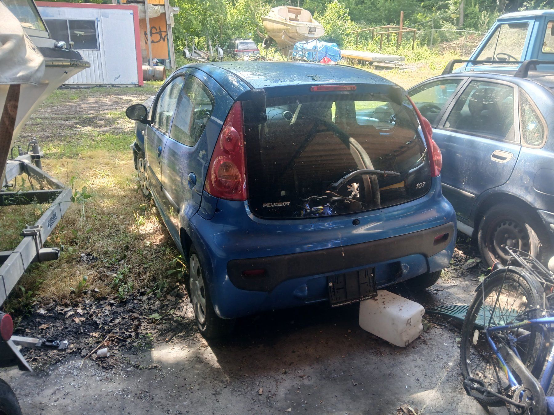 Peugeot Automobili: Peugeot 107 bleue pour pièces – Usato da Satigny venduto da tin_9y9v 2