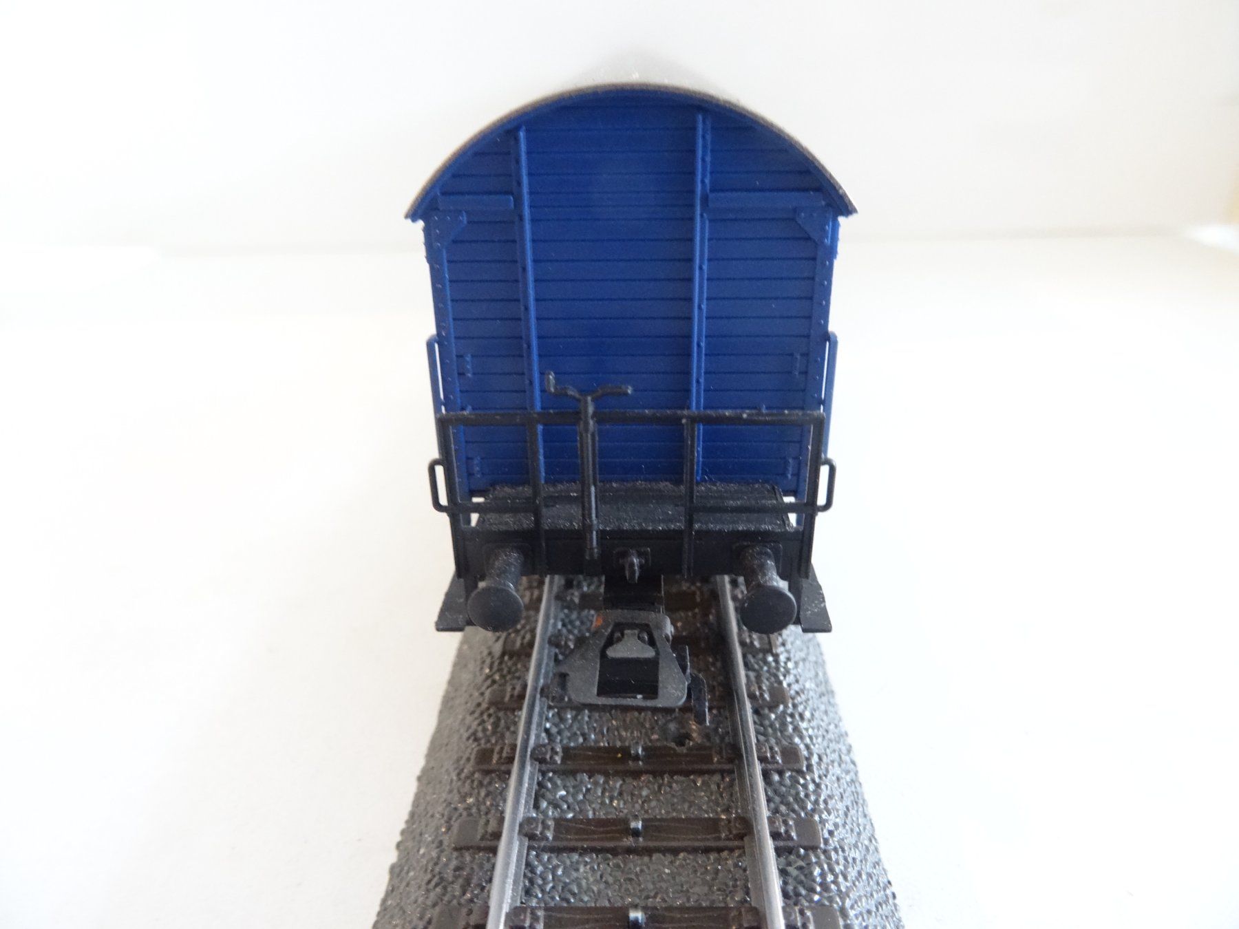 Märklin Modellini di ferrovie: Märklin H0 2 geschlossene Güterwagen – Nuovo (secondo la descrizione) da Hochdorf venduto da Teger02 2
