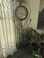 Schöne Standuhr aus Metal