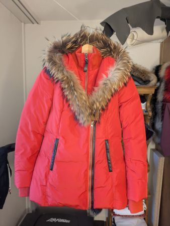 Mackage Jacke Daunenjacke rot Pelz Fell tailliert